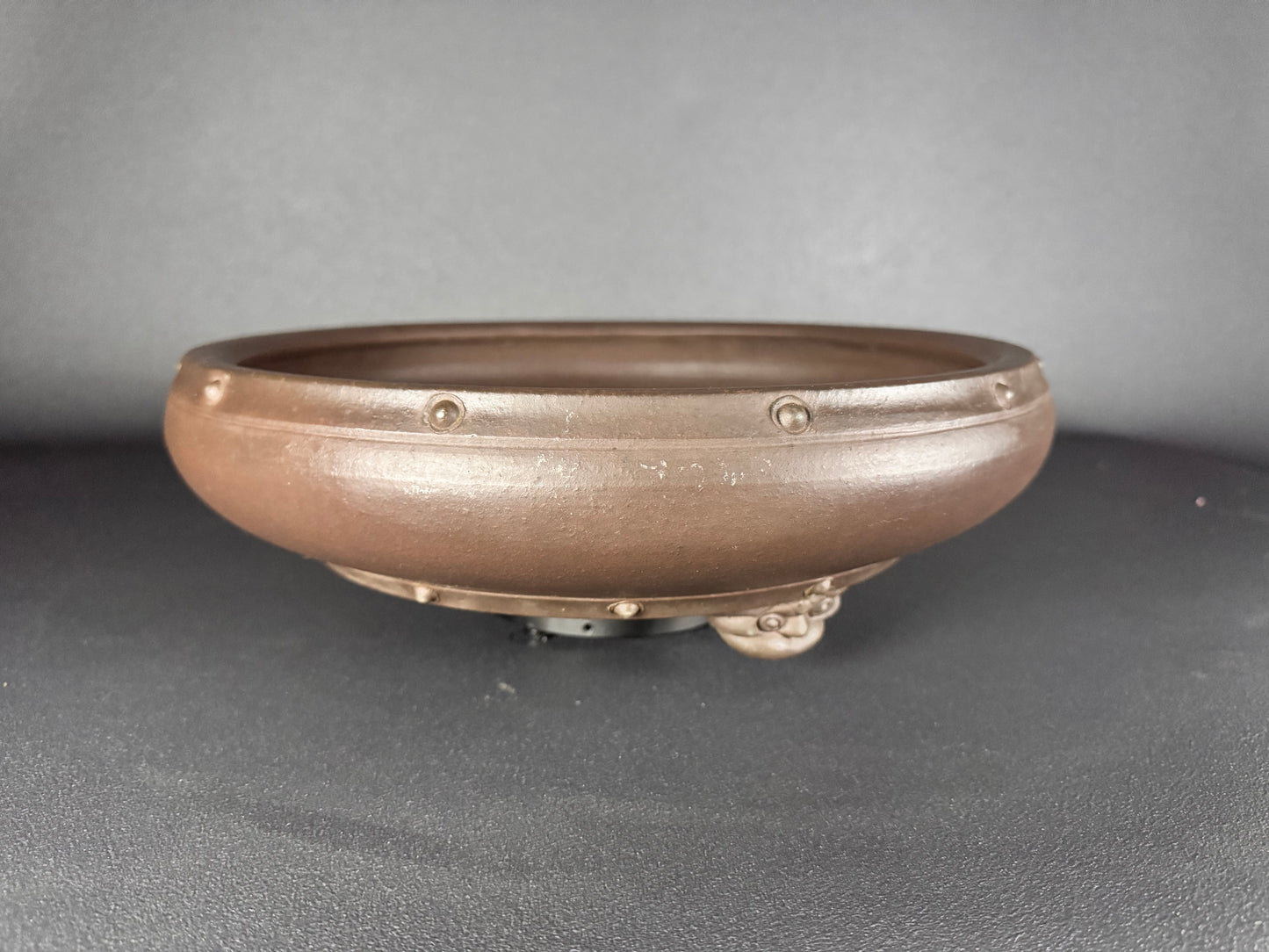 YAMAAKI 3rd Generation (Kataoka Toshio) "爪描き"- 常滑-35.5 Ribbed Demon-Footed Round Pot 35.5cm
