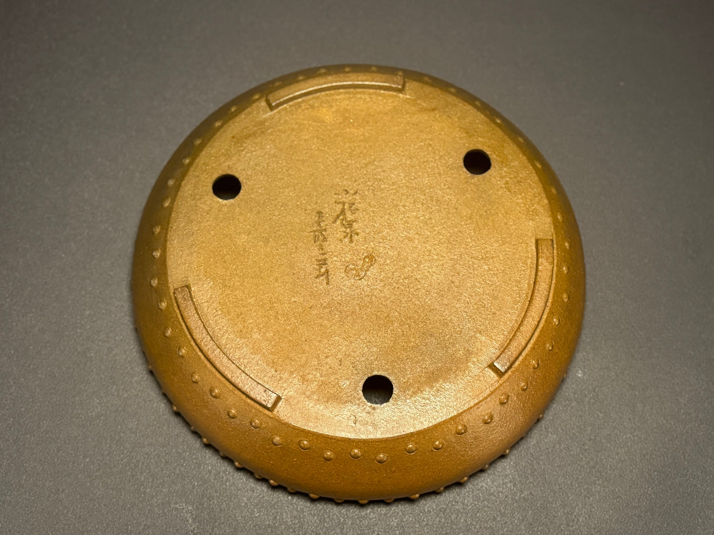 YAMAAKI 2nd  Generation (Sadamitsu Koshosen 小松泉 ) - 常滑 -37.0cm round armour-like motifs