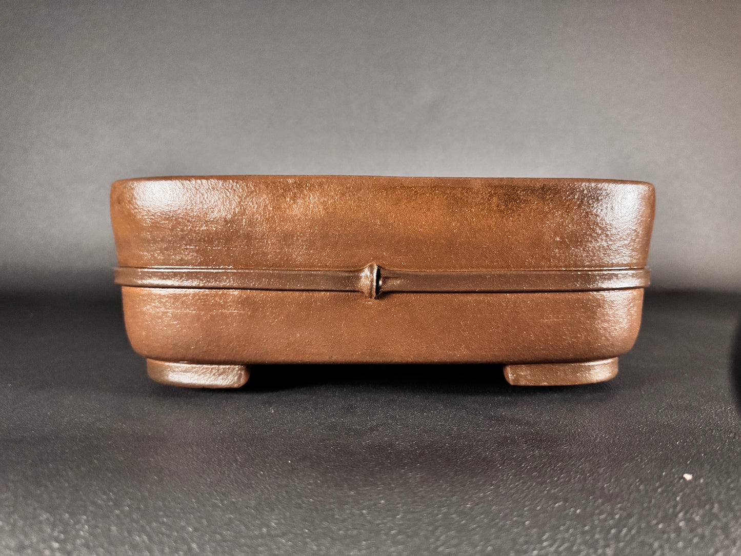 SANPOU (春日三峰, (Saida Miyozo 斎田三四三) - 常滑 - 43.5cm Rectangle Bamboo motif (NOT FOR SALE! )