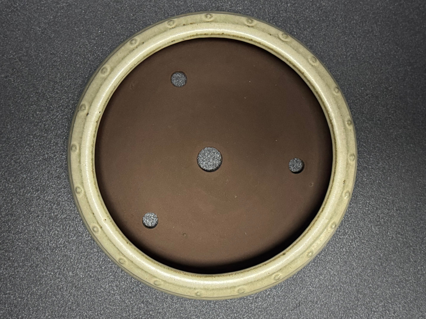 YAMAAKI 3rd Generation (Kataoka Toshio) "爪描き"- 常滑-26.0cm 白釉丸鉢 White-Glazed Round