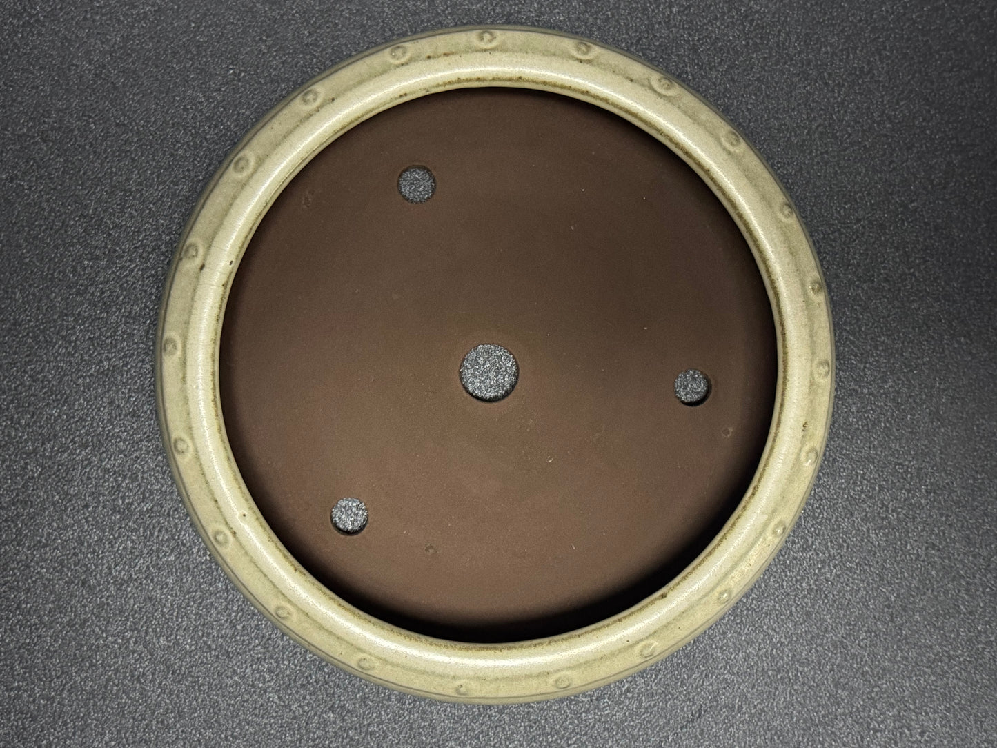 YAMAAKI 3rd Generation (Kataoka Toshio) "爪描き"- 常滑-26.0cm 白釉丸鉢 White-Glazed Round