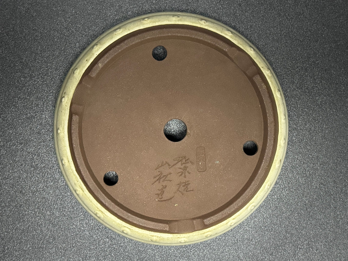 YAMAAKI 3rd Generation (Kataoka Toshio) "爪描き"- 常滑-26.0cm 白釉丸鉢 White-Glazed Round