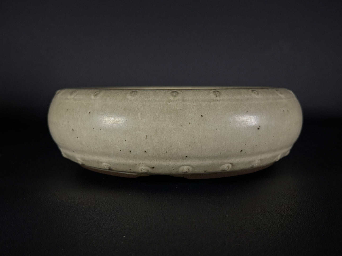 YAMAAKI 3rd Generation (Kataoka Toshio) "爪描き"- 常滑-26.0cm 白釉丸鉢 White-Glazed Round