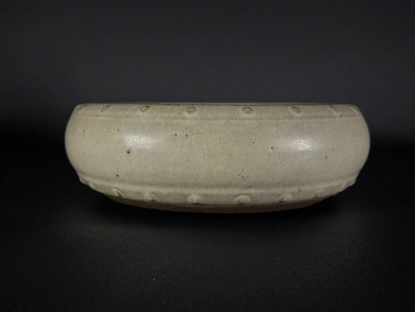 YAMAAKI 3rd Generation (Kataoka Toshio) "爪描き"- 常滑-26.0cm 白釉丸鉢 White-Glazed Round