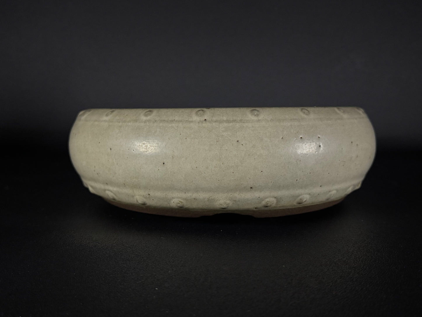 YAMAAKI 3rd Generation (Kataoka Toshio) "爪描き"- 常滑-26.0cm 白釉丸鉢 White-Glazed Round