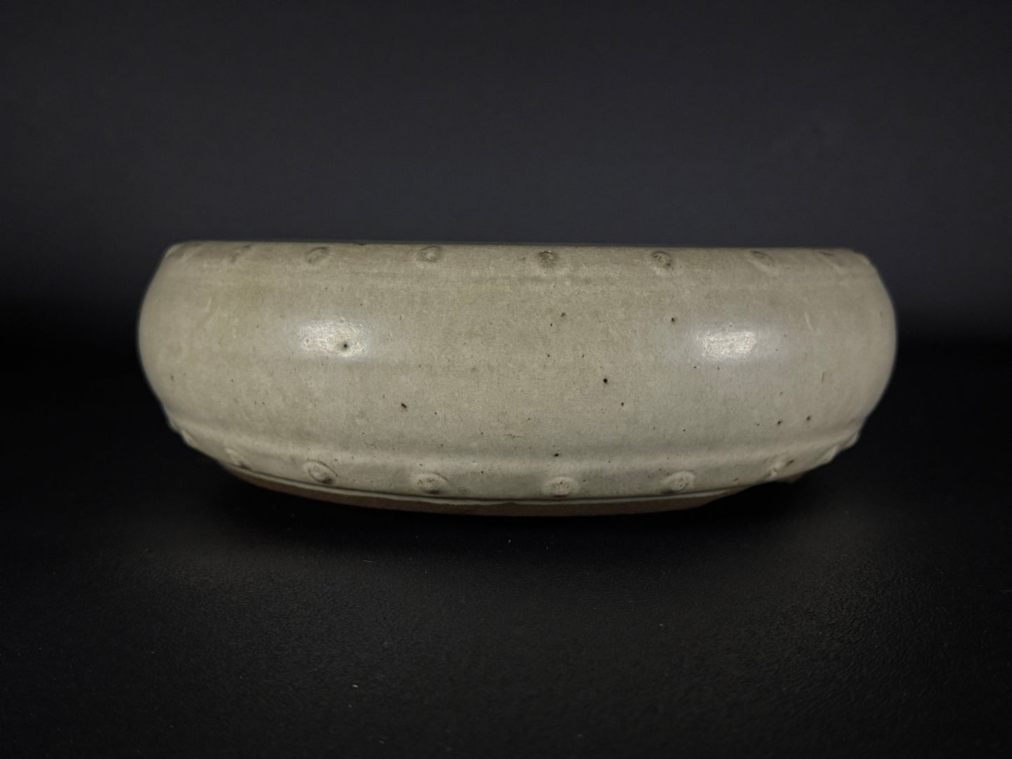 YAMAAKI 3rd Generation (Kataoka Toshio) "爪描き"- 常滑-26.0cm 白釉丸鉢 White-Glazed Round