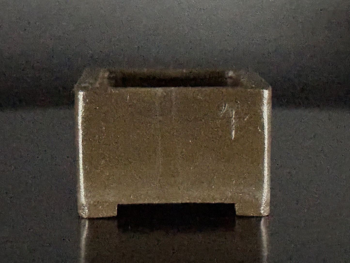 Tojaku陶雀 (Hayashi Tojaku / 本名: 林 忠, 1935–) – 常滑 -6.01cm Rectangular Horse motif (Not for Sale!)
