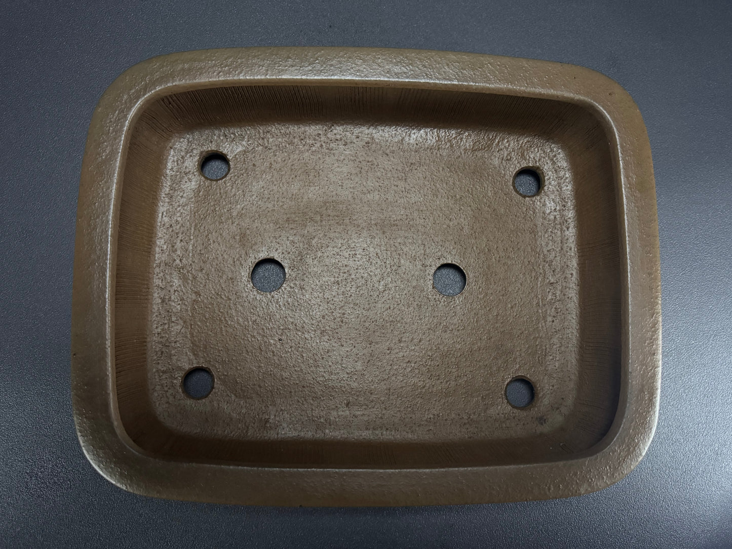 KEIZAN Hisada 久山 桂山 - 常滑 –36.6cm Rectangular unglazed Bamboo motif 竹の意匠 Unglazed Hand Signed