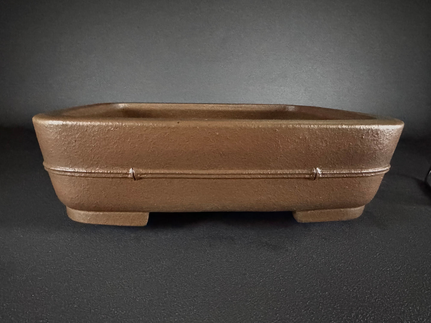 KEIZAN Hisada 久山 桂山 - 常滑 –36.6cm Rectangular unglazed Bamboo motif 竹の意匠 Unglazed Hand Signed