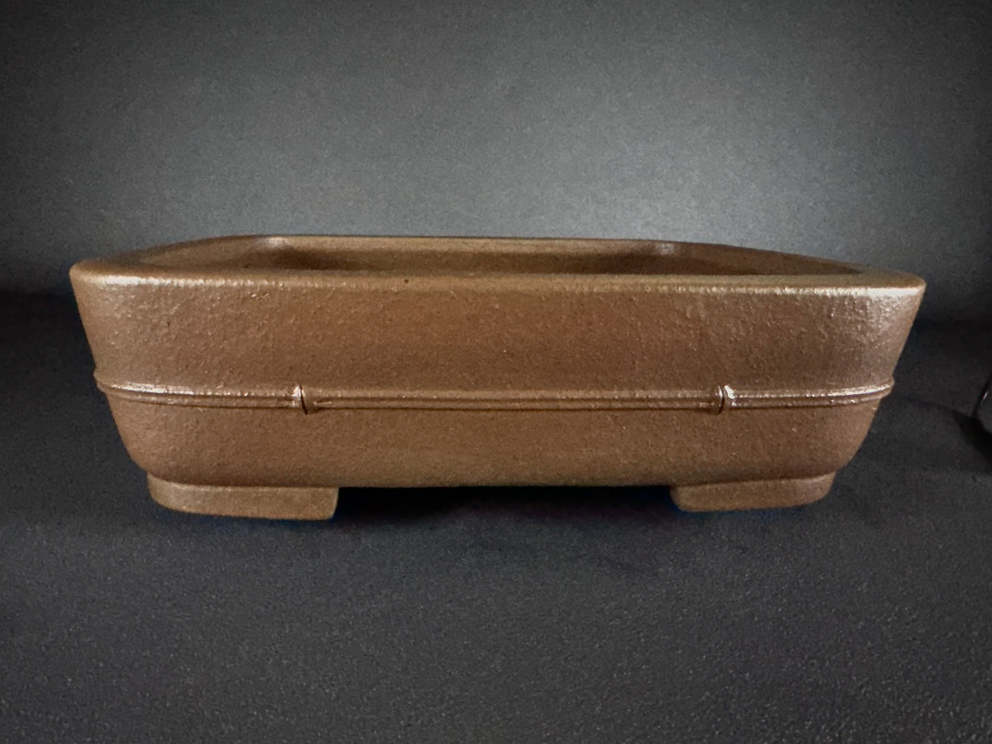 KEIZAN Hisada 久山 桂山 - 常滑 –36.6cm Rectangular unglazed Bamboo motif 竹の意匠 Unglazed Hand Signed