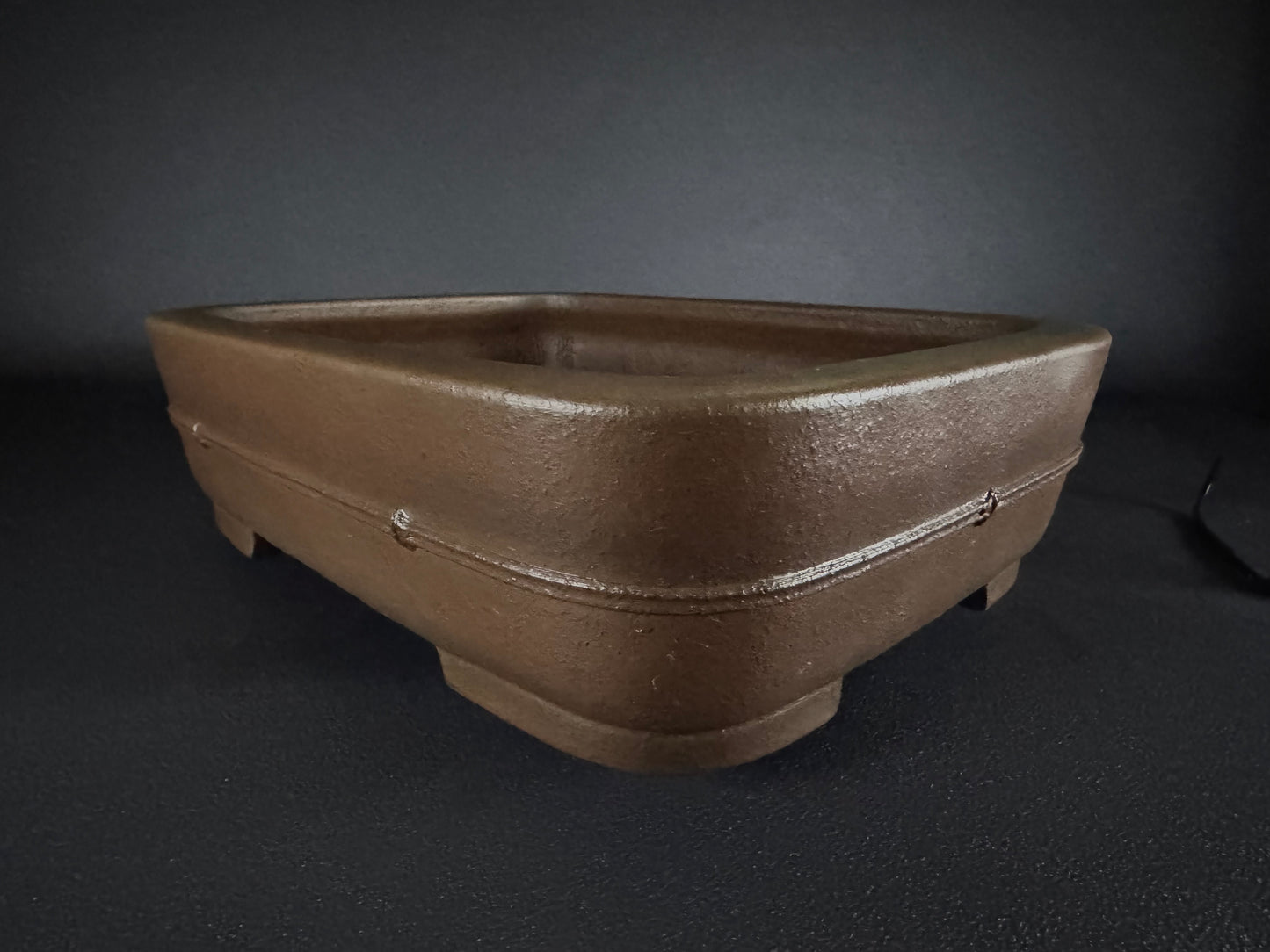 KEIZAN Hisada 久山 桂山 - 常滑 –36.6cm Rectangular unglazed Bamboo motif 竹の意匠 Unglazed Hand Signed