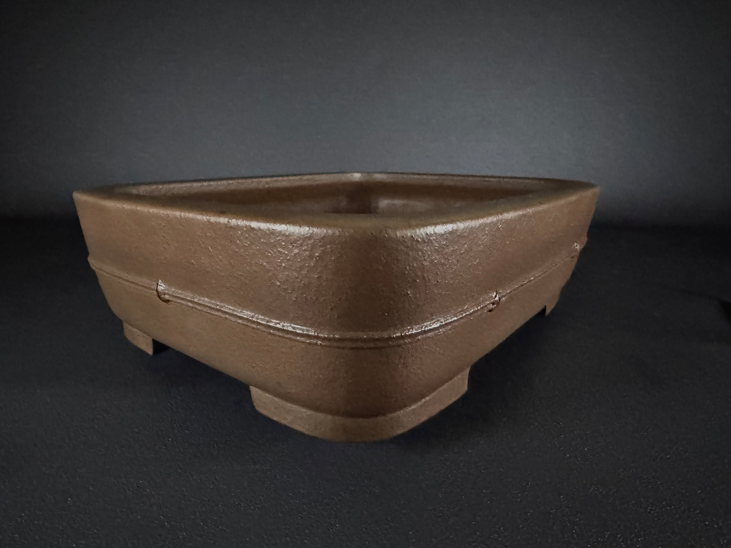 KEIZAN Hisada 久山 桂山 - 常滑 –36.6cm Rectangular unglazed Bamboo motif 竹の意匠 Unglazed Hand Signed