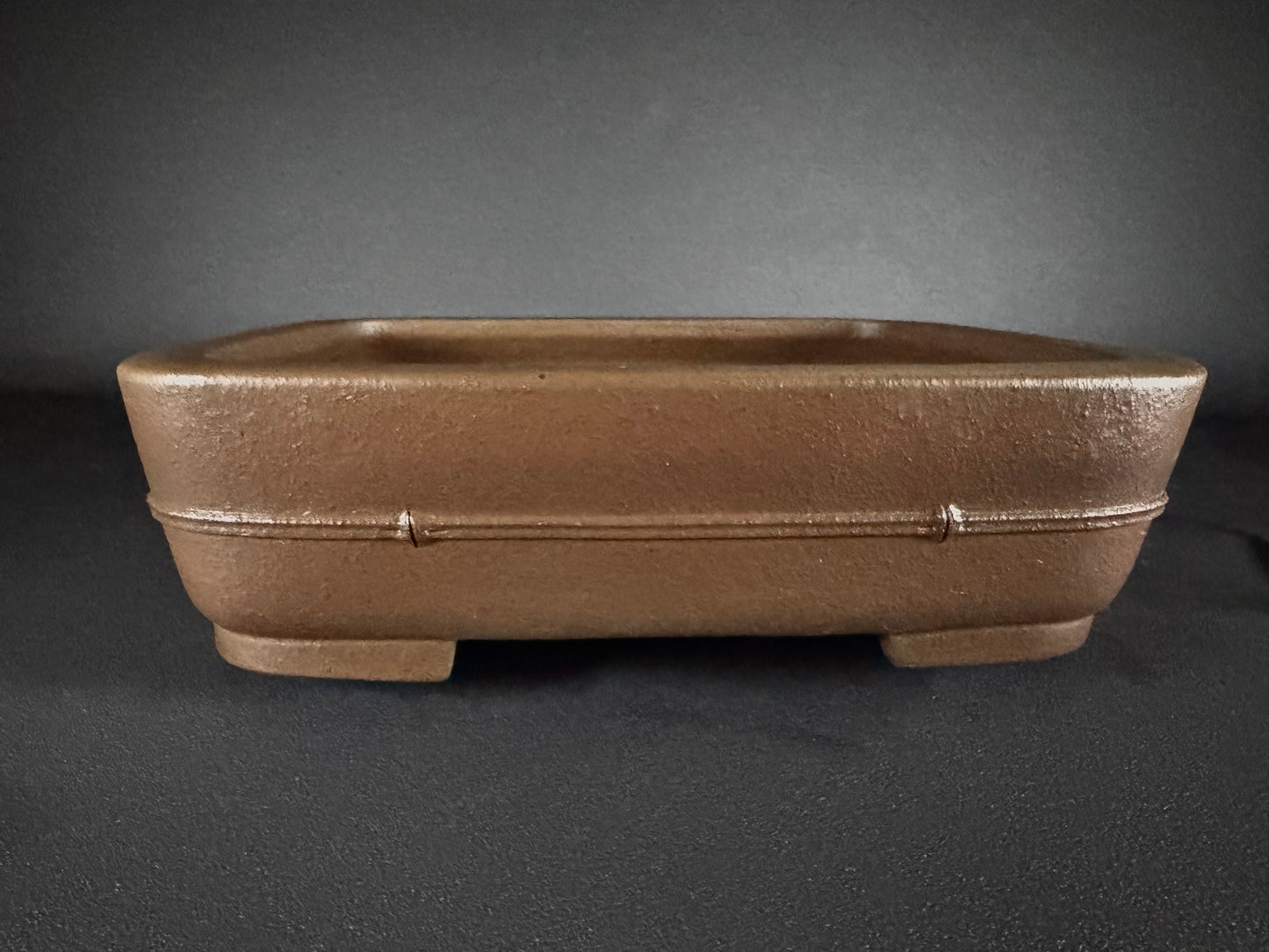 KEIZAN Hisada 久山 桂山 - 常滑 –36.6cm Rectangular unglazed Bamboo motif 竹の意匠 Unglazed Hand Signed