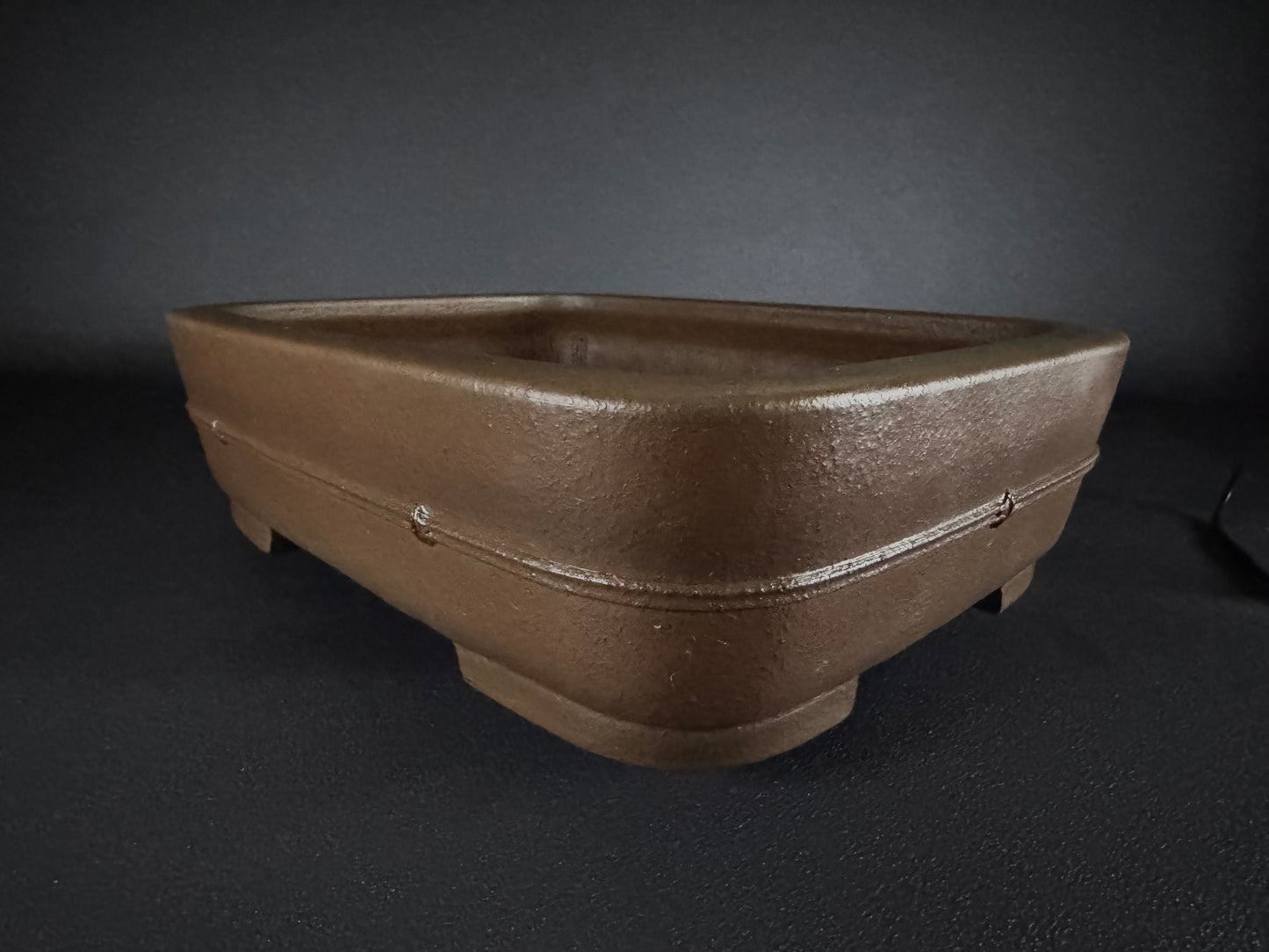 KEIZAN Hisada 久山 桂山 - 常滑 –36.6cm Rectangular unglazed Bamboo motif 竹の意匠 Unglazed Hand Signed