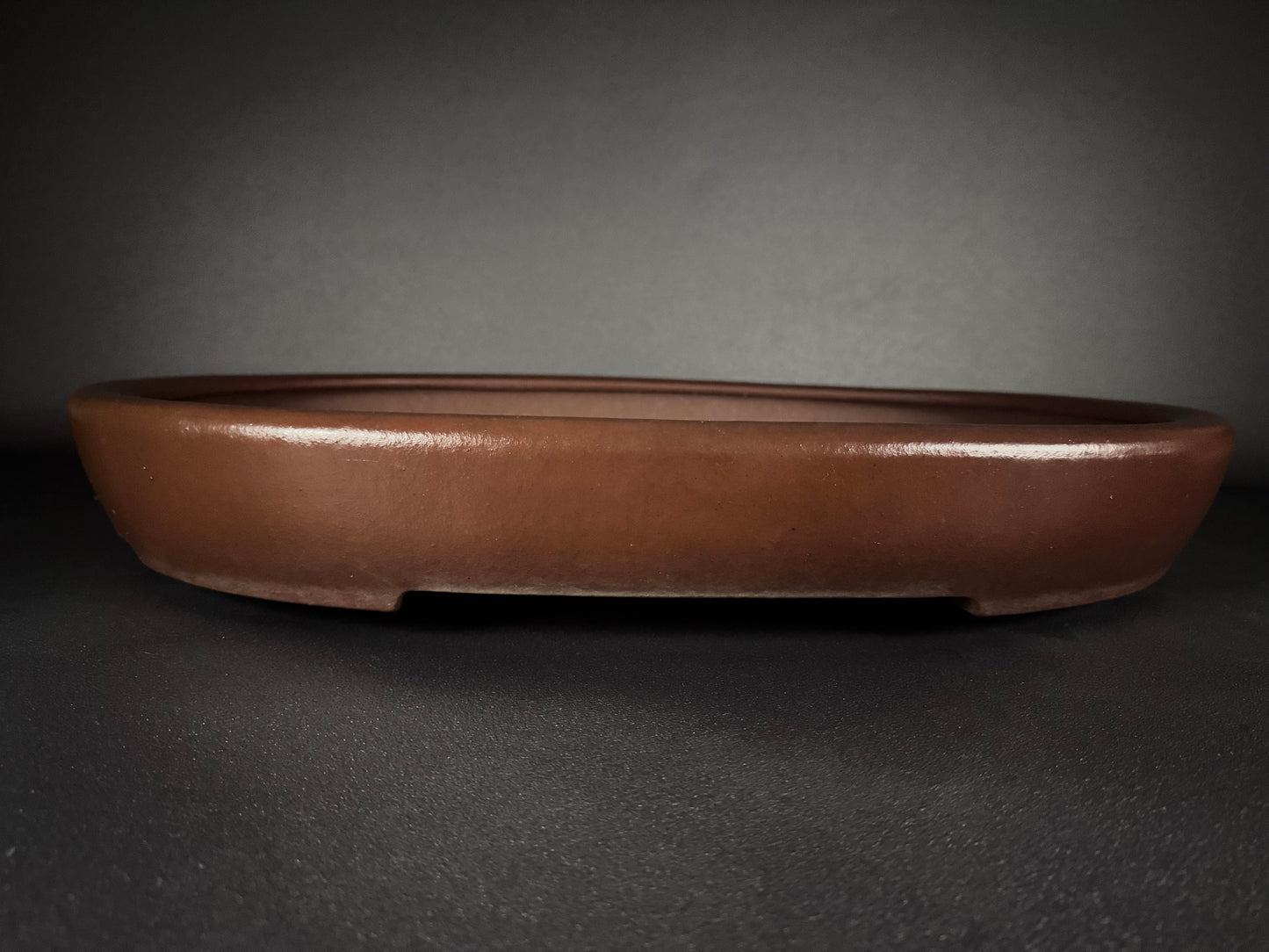 YAMAAKI 3rd Generation (Kataoka Toshio) "爪描き"- 常滑-60.9cm Oval Unglazed