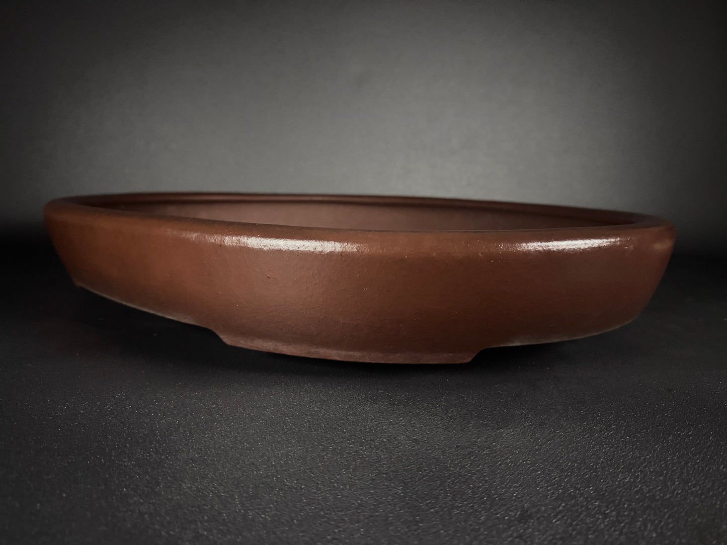 YAMAAKI 3rd Generation (Kataoka Toshio) "爪描き"- 常滑-60.9cm Oval Unglazed