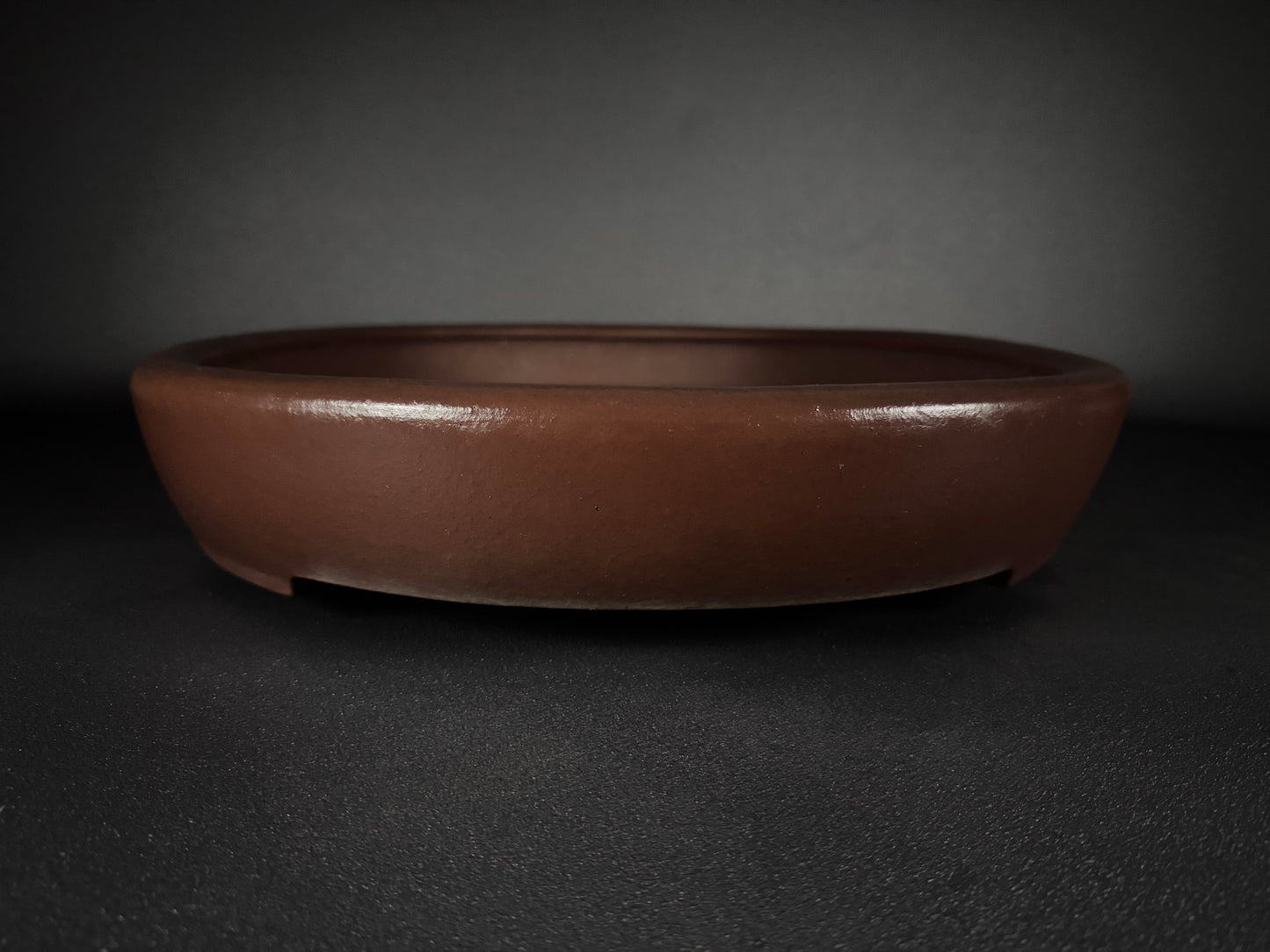 YAMAAKI 3rd Generation (Kataoka Toshio) "爪描き"- 常滑-60.9cm Oval Unglazed