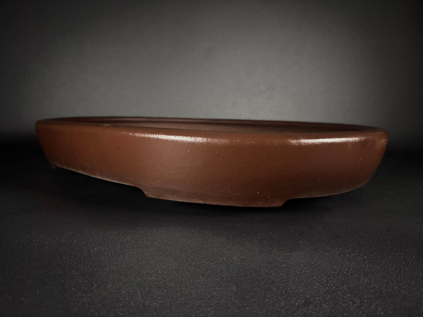 YAMAAKI 3rd Generation (Kataoka Toshio) "爪描き"- 常滑-60.9cm Oval Unglazed
