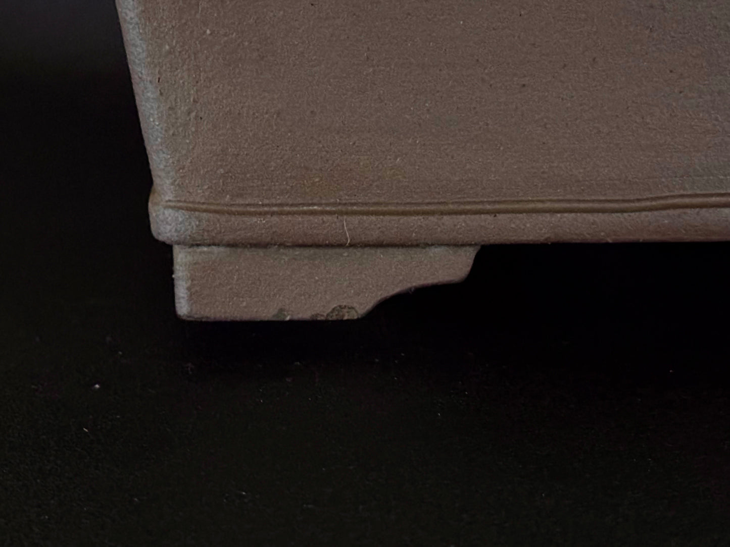 TERAHATA Mazan (Mayama Mazan) 寺畑真山 – 常滑 – 45.6cm Square 正方鉢 – Unglazed 無釉