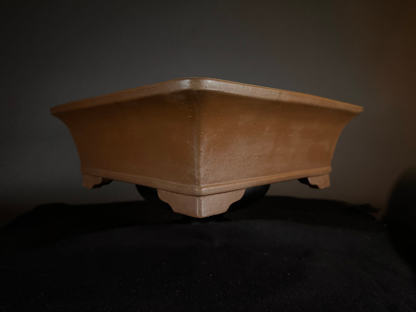 AKIRA Shouzan,1st Generation, (Akira Watanabe) 常滑 31.0cm square, unglazed. Not for Sale