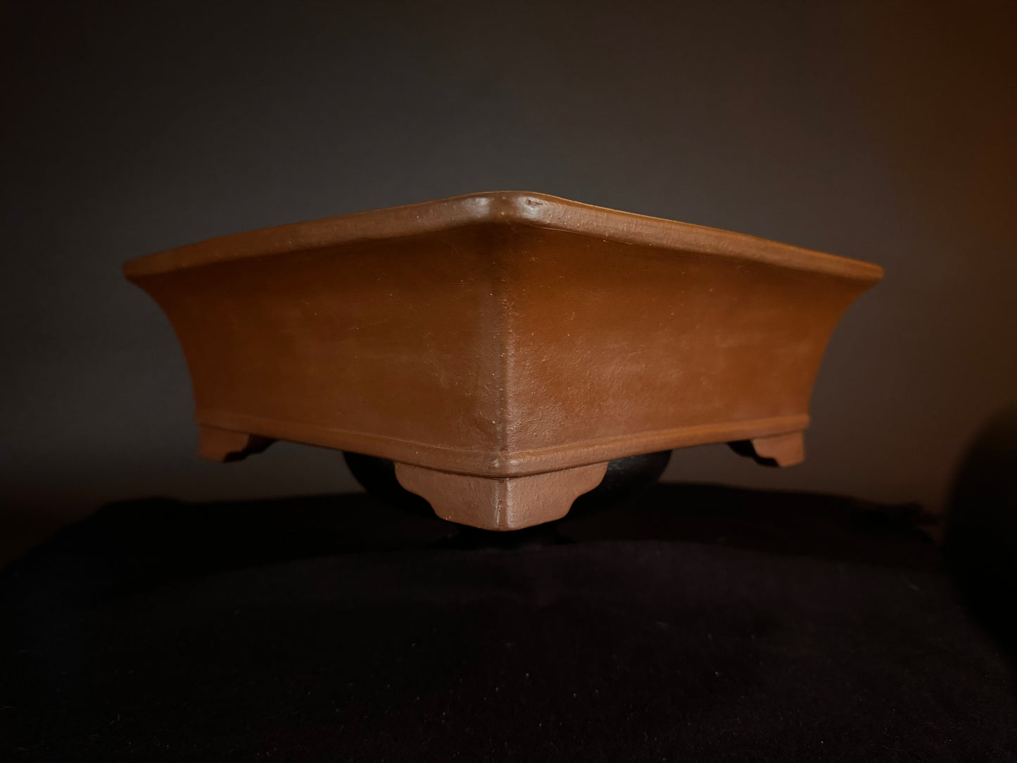 AKIRA Shouzan,1st Generation, (Akira Watanabe) 常滑 31.0cm square, unglazed. Not for Sale