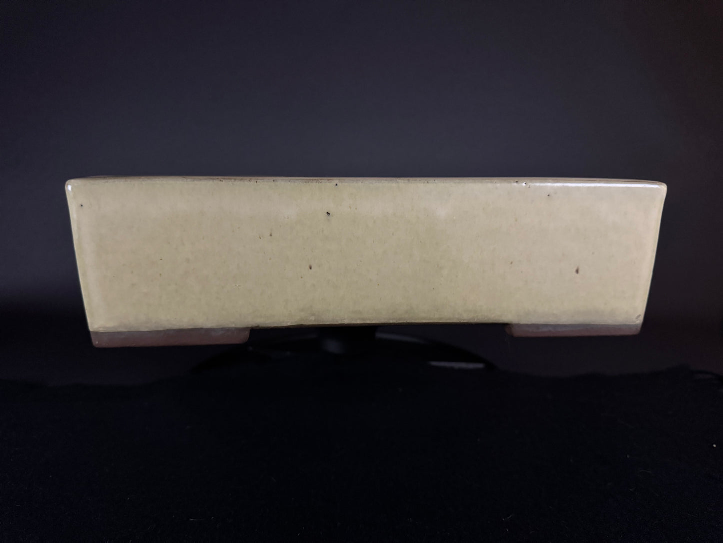 YAMAAKI 3rd Generation (Kataoka Toshio) "爪描き"- 常滑-40.5cm Rectangular Cream Glazed
