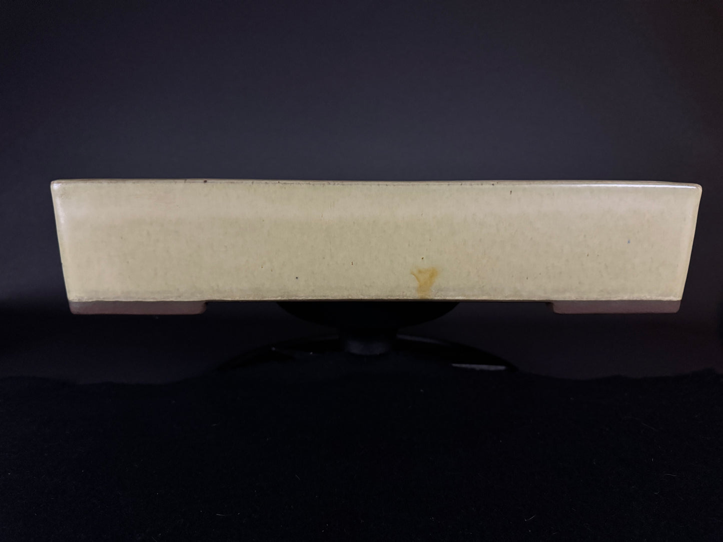 YAMAAKI 3rd Generation (Kataoka Toshio) "爪描き"- 常滑-40.5cm Rectangular Cream Glazed