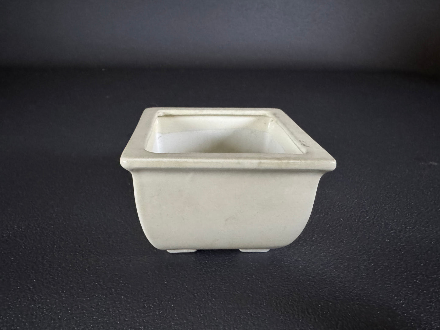 1st Generation ISHIDA SHOSEKI 石田 祥石,  White Porcelain 8cm