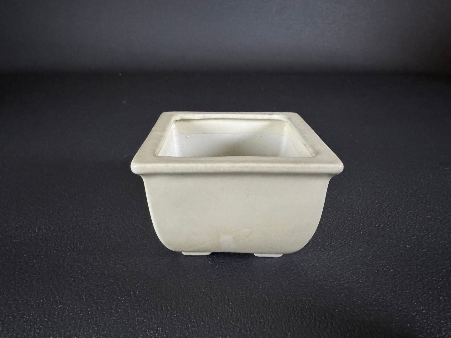 1st Generation ISHIDA SHOSEKI 石田 祥石,  White Porcelain 8cm