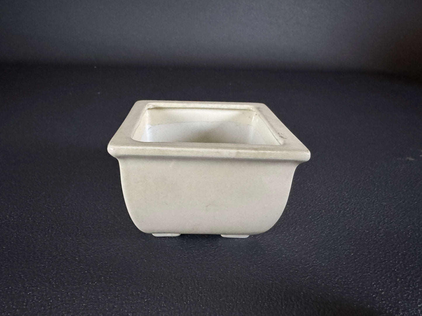 1st Generation ISHIDA SHOSEKI 石田 祥石,  White Porcelain 8cm