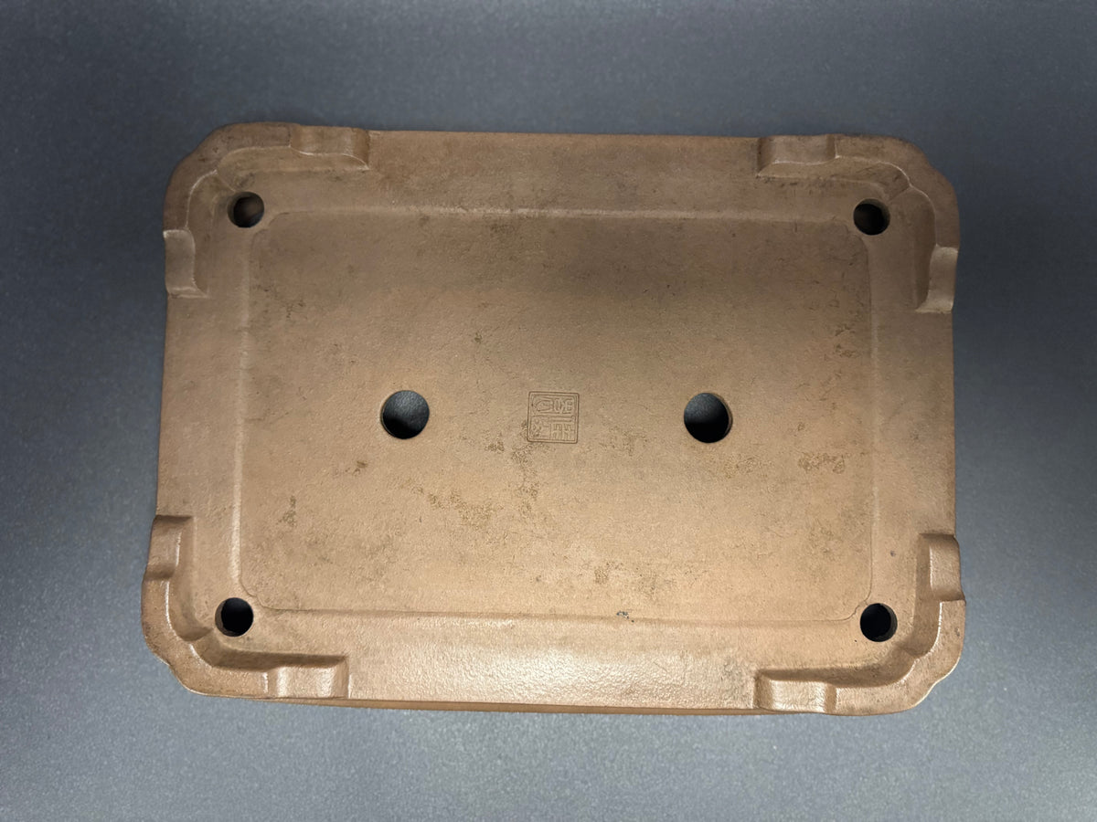 KEIZAN HISADA 久田桂山 – 2nd Generation 二代 – Hisada Sadao 久田貞雄 – Seal only 印のみ - 常滑 - 47.0cm Rectangular Flared-Corners 隅張り長方形 – Unglazed 無釉