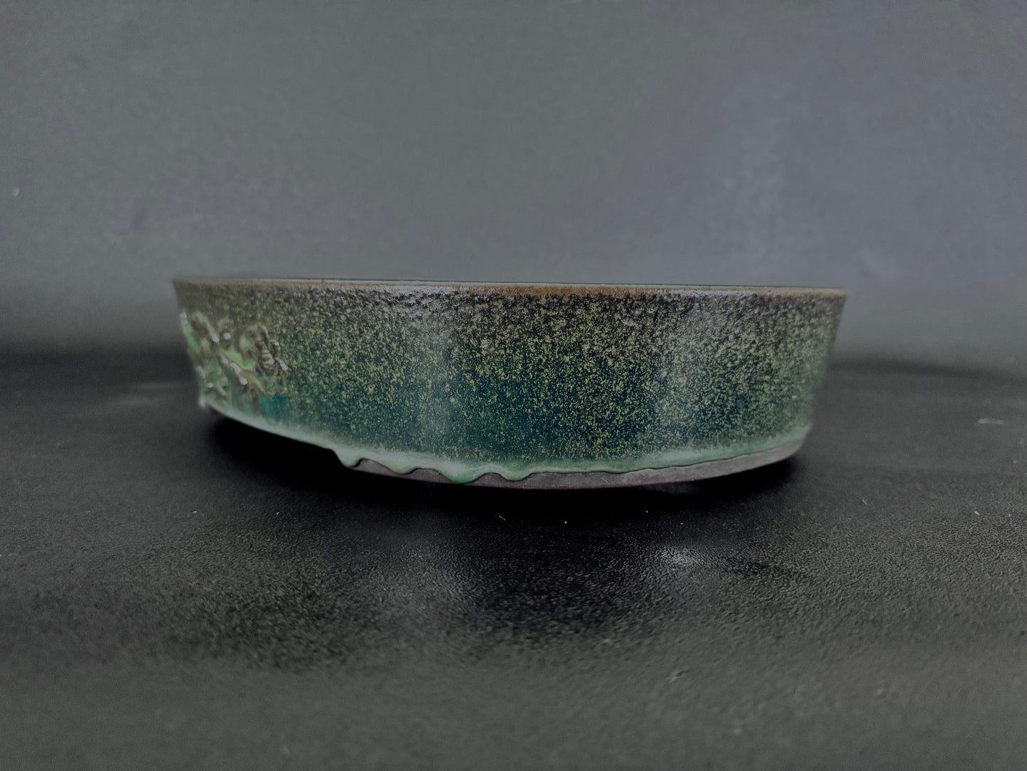 YAMAAKI 山秋 – 3rd Generation (Kataoka Toshio) "爪描き"- 常滑- 36.0cm Oval Dark Jade / Emerald Green Glazed  (楕円鉢・深翡翠緑釉）On Hold!