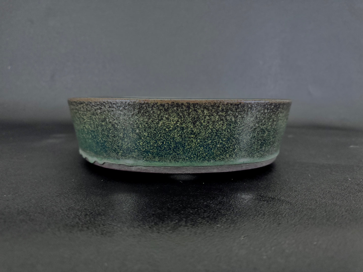 YAMAAKI 山秋 – 3rd Generation (Kataoka Toshio) "爪描き"- 常滑- 36.0cm Oval Dark Jade / Emerald Green Glazed  (楕円鉢・深翡翠緑釉）On Hold!