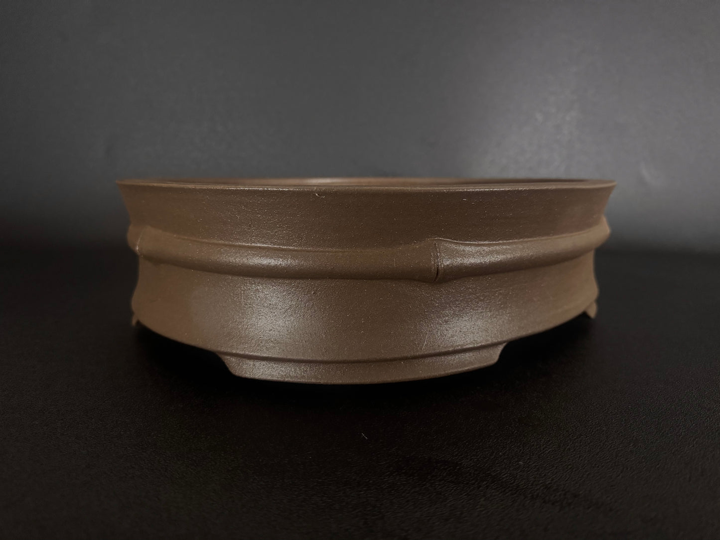 Ryuji 龍司 — Tokoname, Aichi（常滑市）— 37.6cm Oval Unglazed Bamboo-Band Bonsai Pot（楕円鉢・無釉・竹節帯）