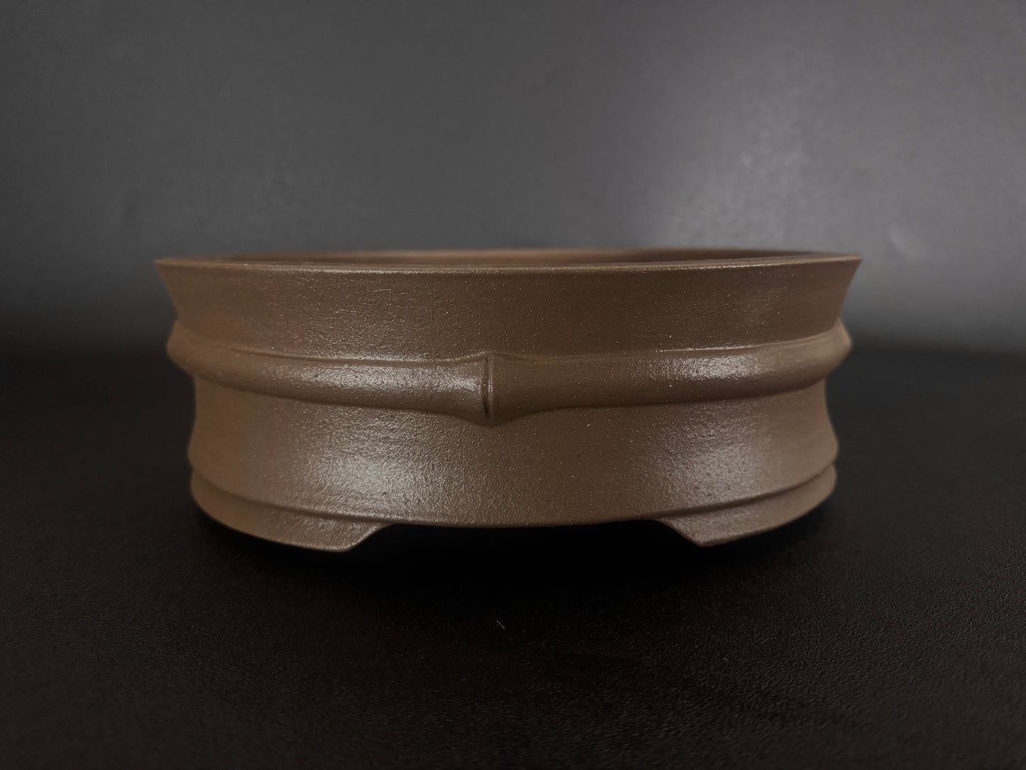 Ryuji 龍司 — Tokoname, Aichi（常滑市）— 37.6cm Oval Unglazed Bamboo-Band Bonsai Pot（楕円鉢・無釉・竹節帯）