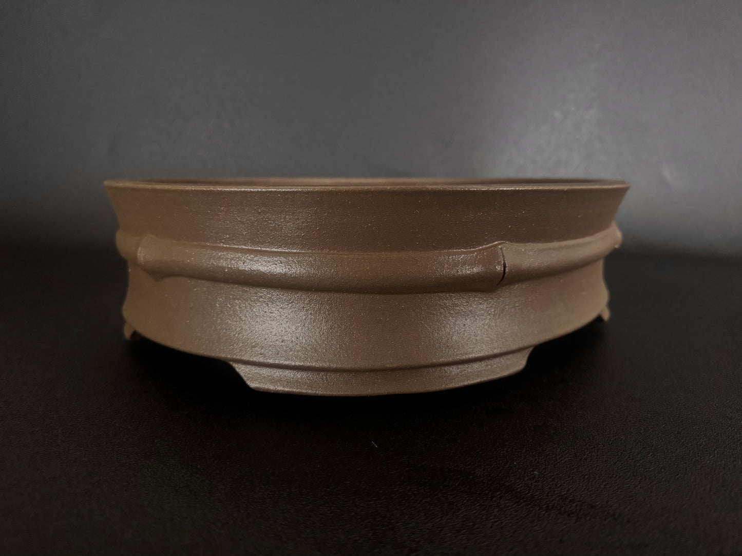 Ryuji 龍司 — Tokoname, Aichi（常滑市）— 37.6cm Oval Unglazed Bamboo-Band Bonsai Pot（楕円鉢・無釉・竹節帯）