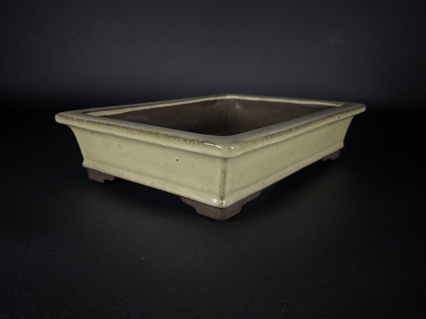 YAMAAKI 山秋 – 3rd Generation (Kataoka Toshio) "爪描き"- 常滑- 31.7  白釉丸鉢 Cream-Glazed Rectangle