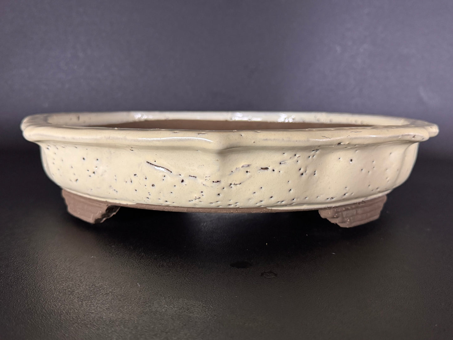 Yoshimura Pre-Shuho (吉村秀峰) – Tokoname (常滑) – 41.0cm round Mirror Cream Glazed