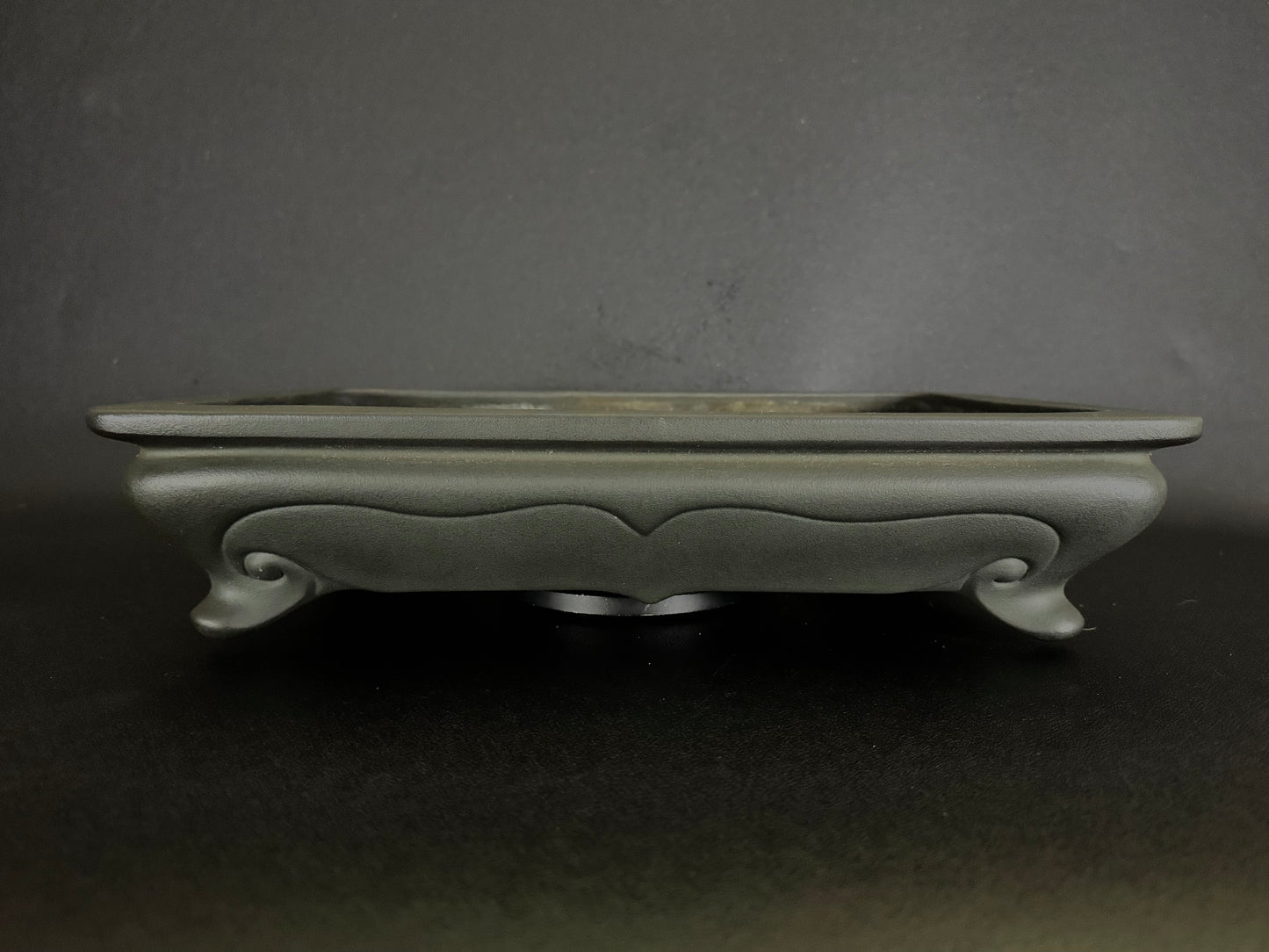 Yamaaki 山秋 — 2nd Generation Kataoka Sadamitsu / Koshousen 山秋二代 片岡貞光・小松泉 — Tokoname, Aichi（常滑市）— 39.9cm Rectangular Bag-Form Unglazed Bonsai Pot（長方袋式鉢・無釉）