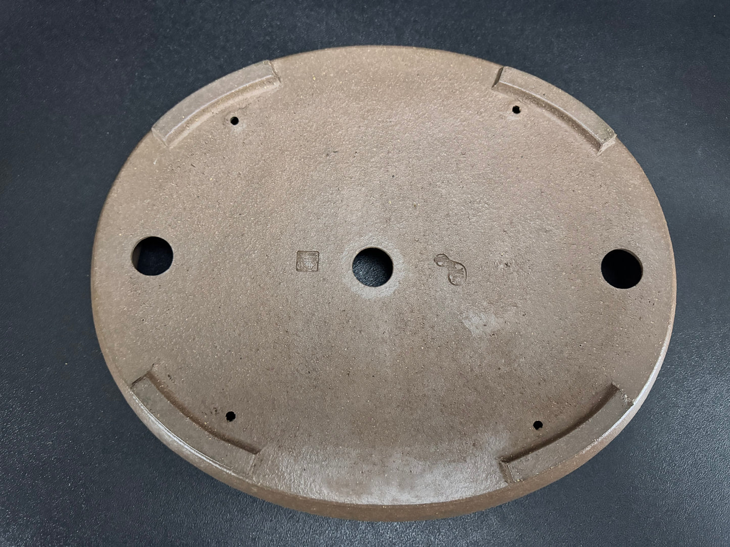 YAMAAKI 2nd Generation, Kataoka Sadamitsu / Koshosen 小松泉 - Tokoname 常滑 - 45.1cm Oval Pear-Skin Unglazed Bonsai Pot 梨皮泥楕円鉢