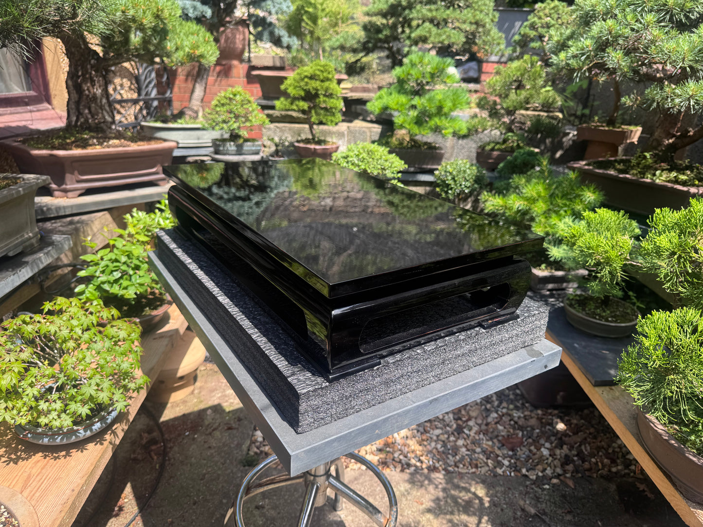 Japanese Bonsai Display Stand 花台 / 飾台 – Black Piano Lacquer Finish 黒塗り艶仕上げ