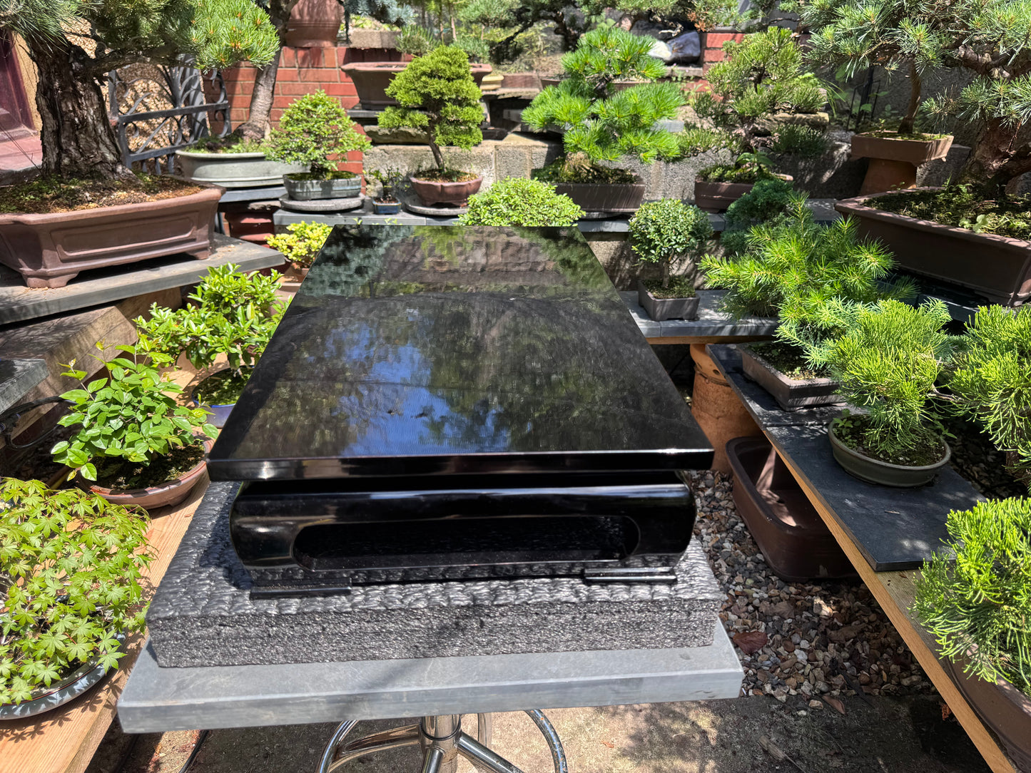 Japanese Bonsai Display Stand 花台 / 飾台 – Black Piano Lacquer Finish 黒塗り艶仕上げ