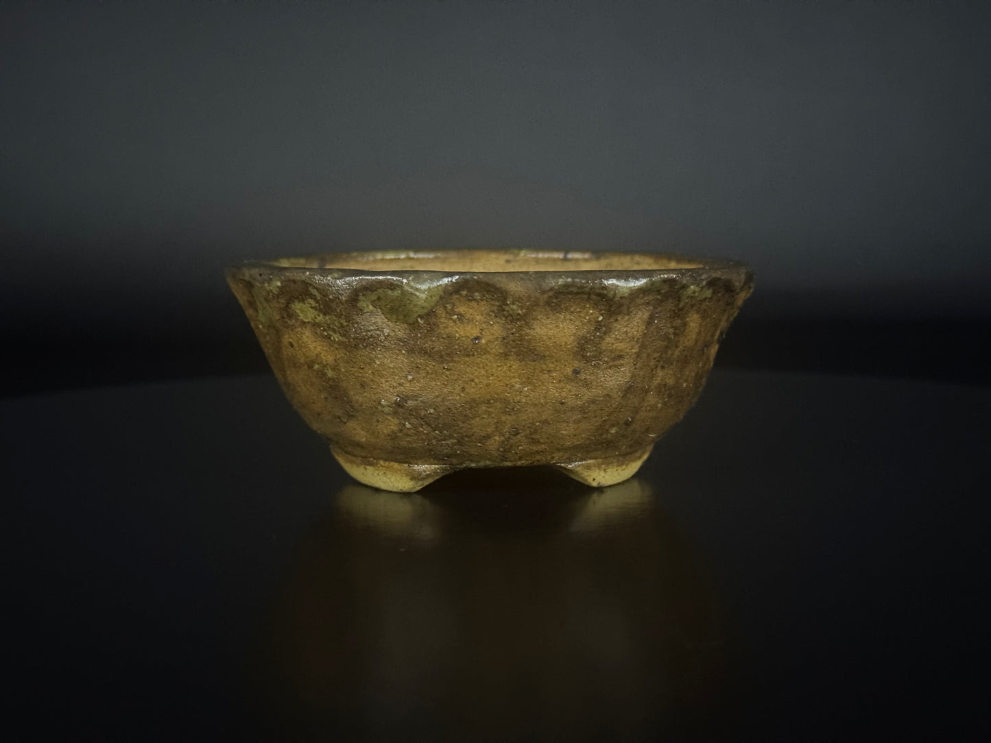 SHINZAN (信山) - 常滑 – 10.6cm ( Iron-Sand Glaze ) Mame Pot
