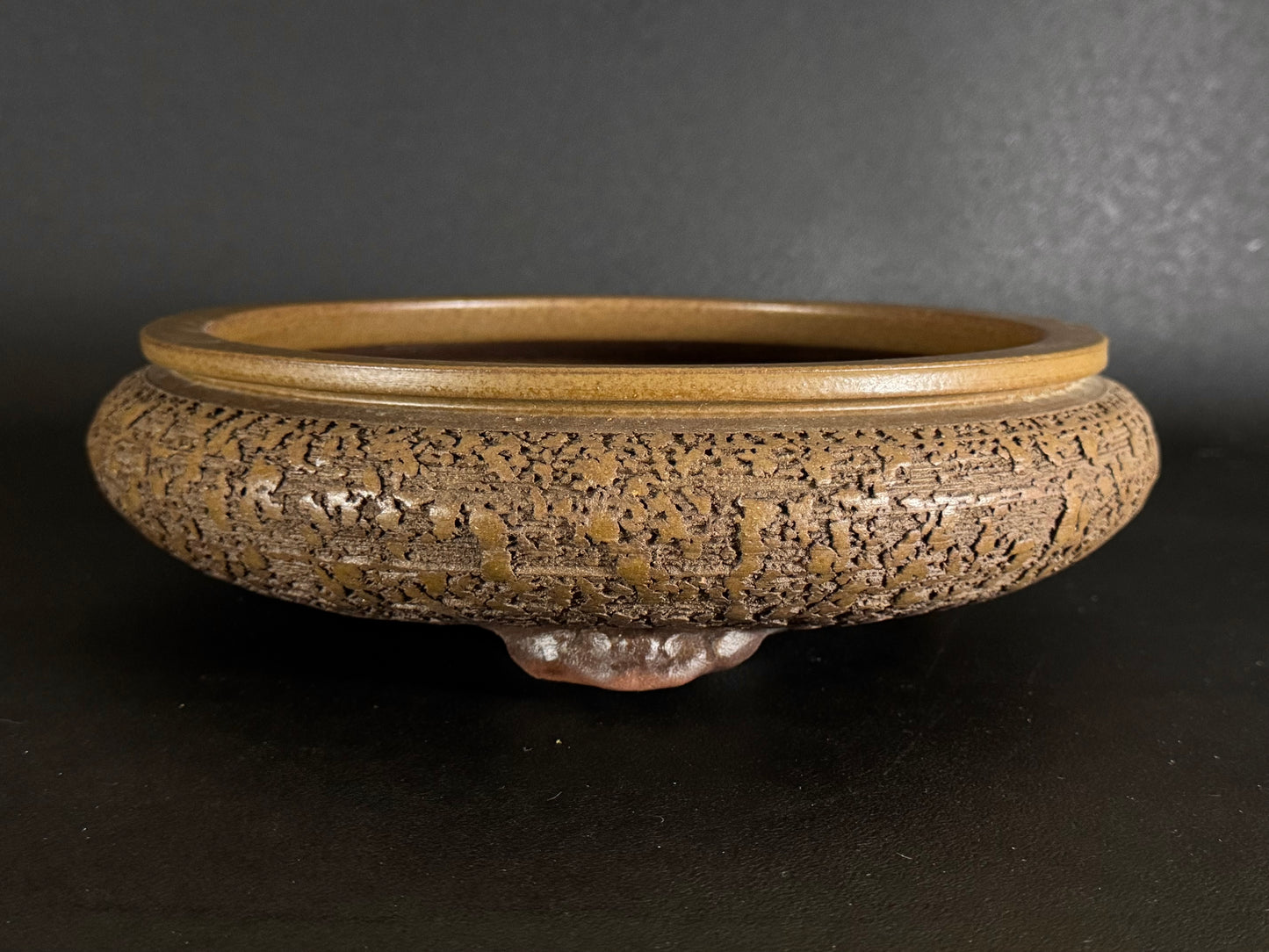 Rizan 利山 Hand Signed 爪描き – 常滑市 (Tokoname) – 31.5cm Round Unglazed Bonsai Pot 丸鉢 無釉