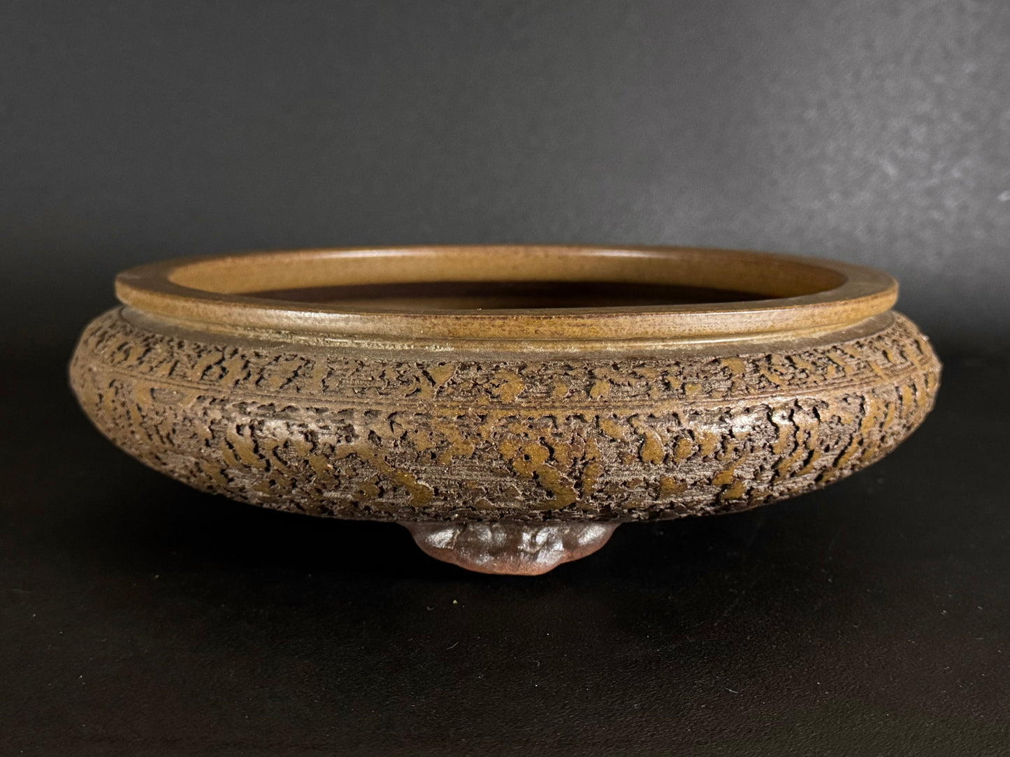 Rizan 利山 Hand Signed 爪描き – 常滑市 (Tokoname) – 31.5cm Round Unglazed Bonsai Pot 丸鉢 無釉