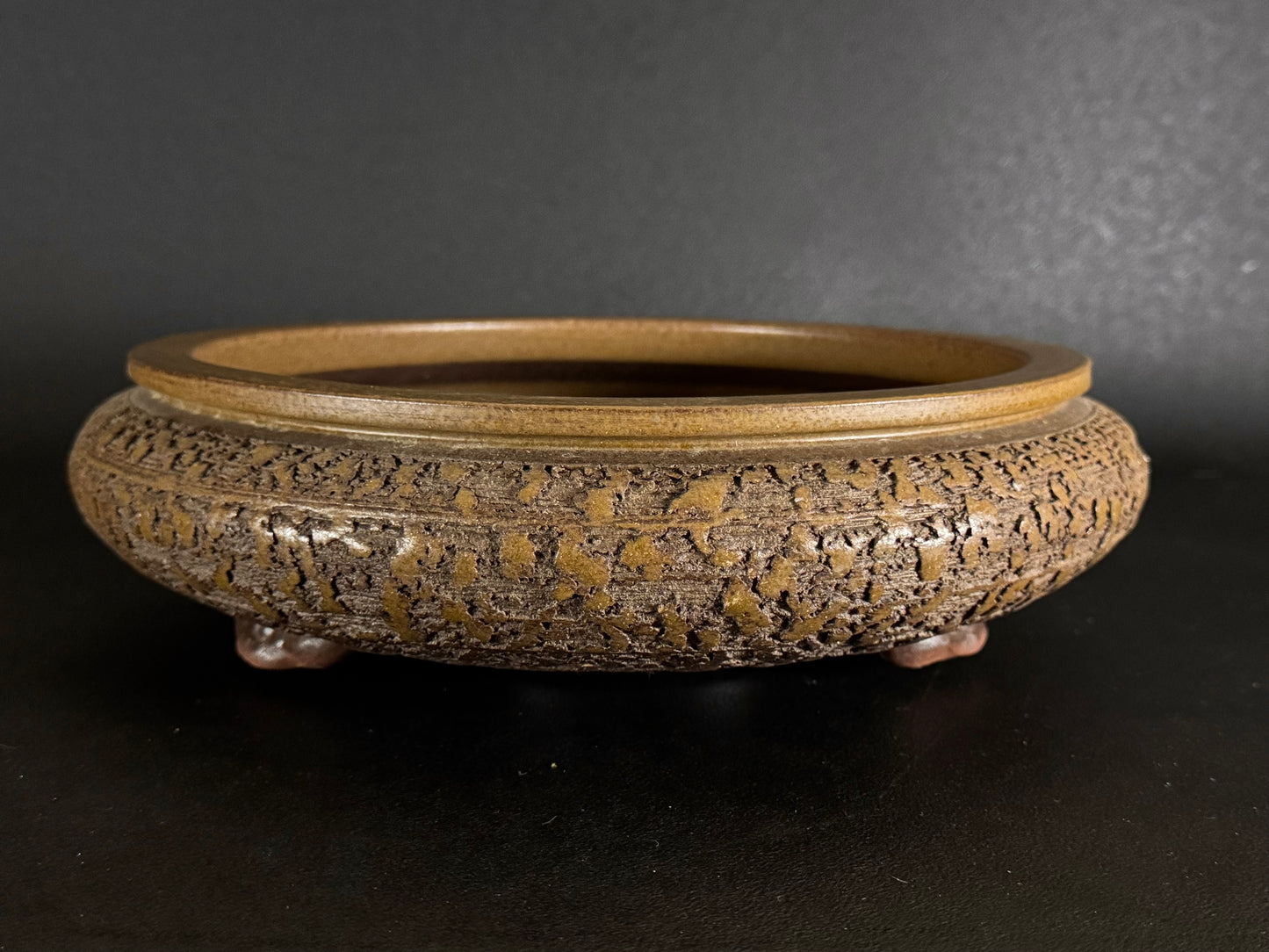 Rizan 利山 Hand Signed 爪描き – 常滑市 (Tokoname) – 31.5cm Round Unglazed Bonsai Pot 丸鉢 無釉