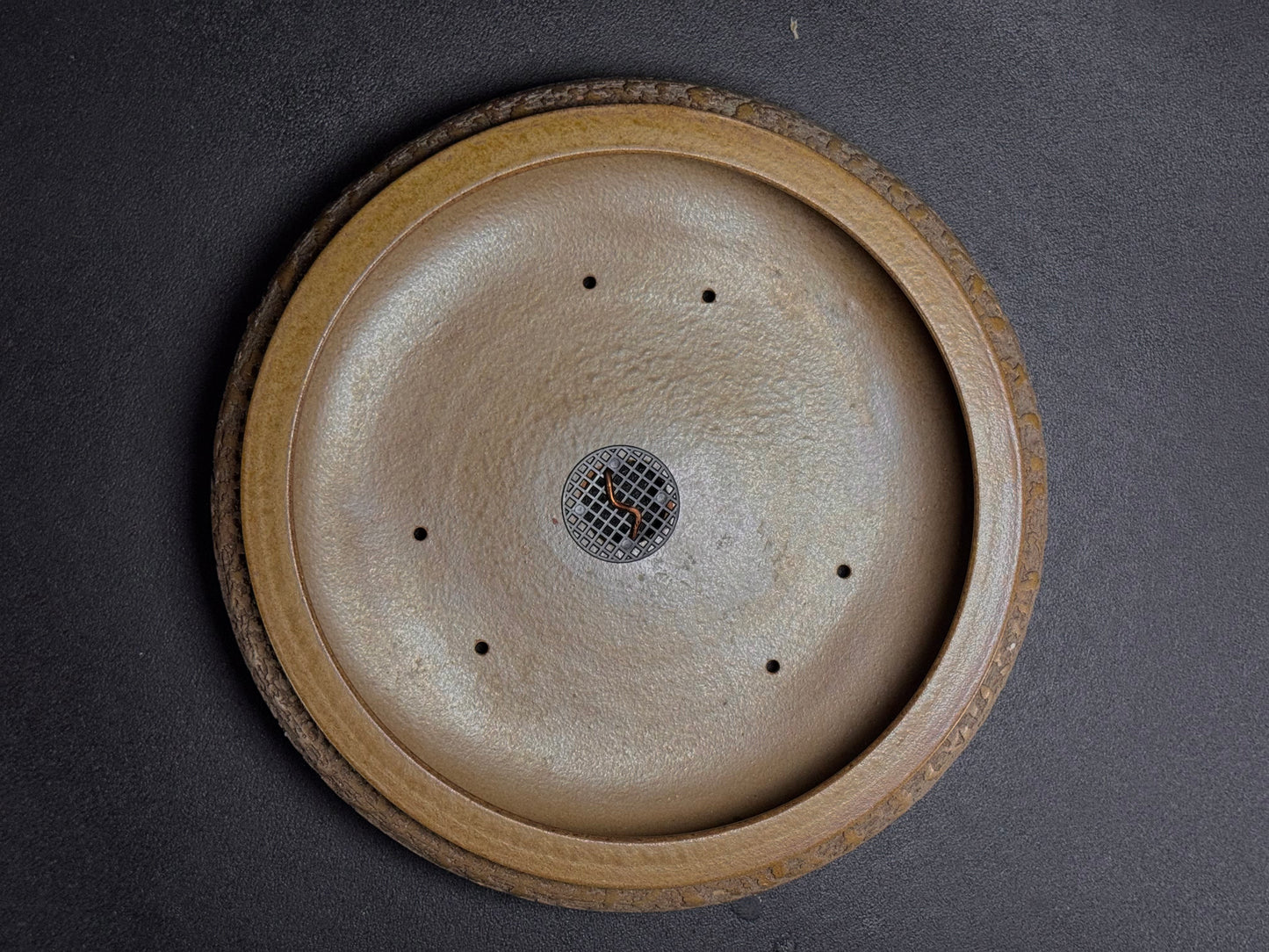 Rizan 利山 Hand Signed 爪描き – 常滑市 (Tokoname) – 31.5cm Round Unglazed Bonsai Pot 丸鉢 無釉