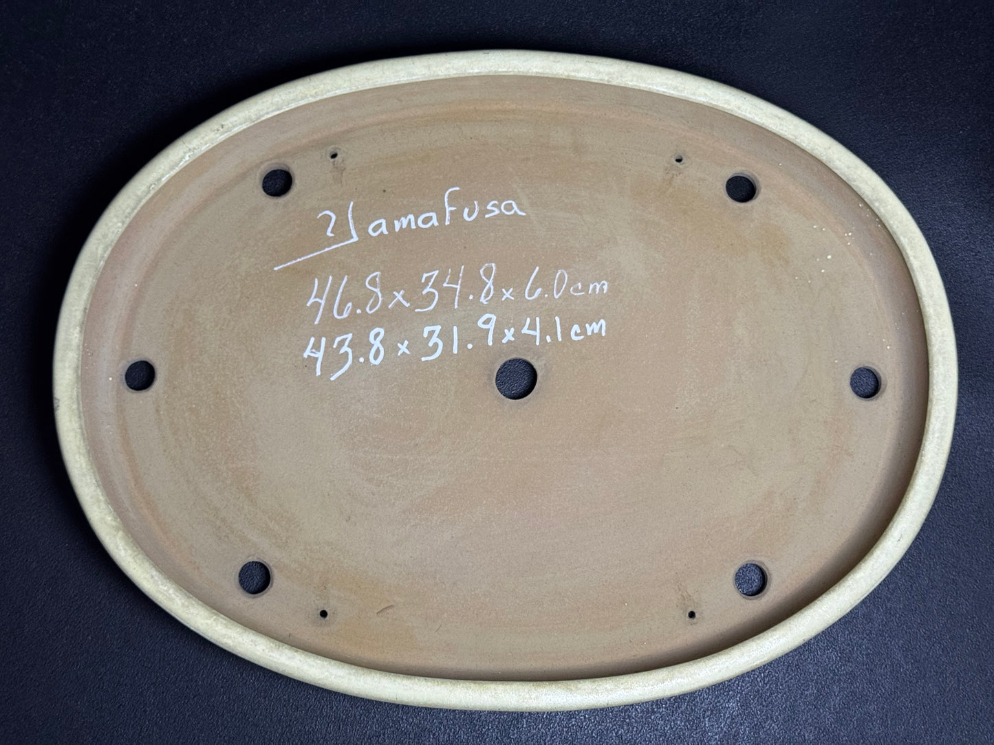 YAMAFUSA 4th Generation KOIE 山房四代 鯉江 (aka SAMBO) – 常滑 – 46.8cm Oval Cream Glazed 楕円 クリーム釉