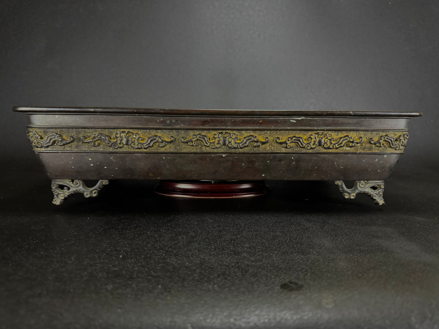 Harada Minekumo 原田峯雲 – Japan 日本 – 45.5cm Rectangular Solid Bronze Suiban 長方形 青銅製水盤