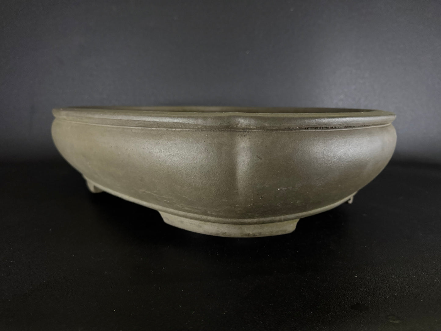 REIHO 礼峰 (Matsushita Reiji 松下礼司) – 常滑市 – 52.5cm Mokko-gata 木瓜形 – Unglazed 無釉